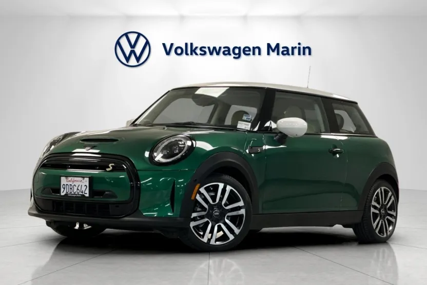 2023 Mini Cooper Hardtop SE photo 1