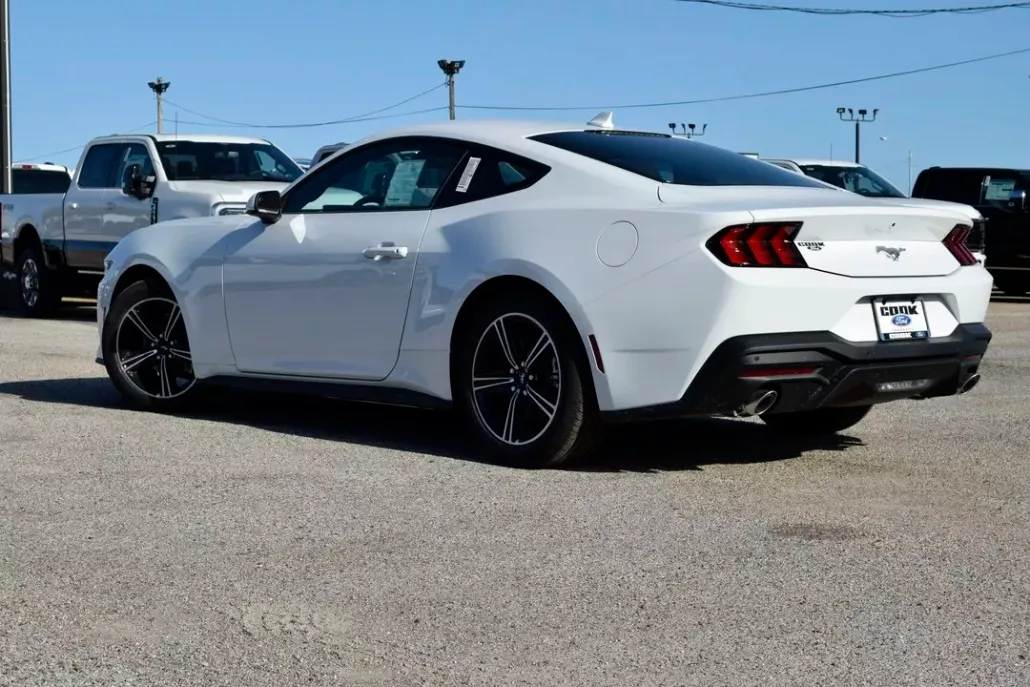 2025 Ford Mustang EcoBoost photo 1