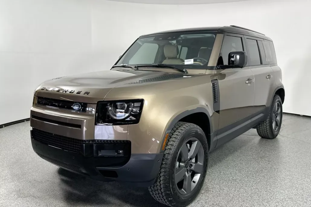 2026 Land Rover Defender 110 S photo 1
