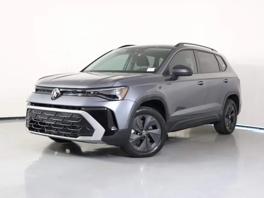 2025 Volkswagen Taos S photo 1