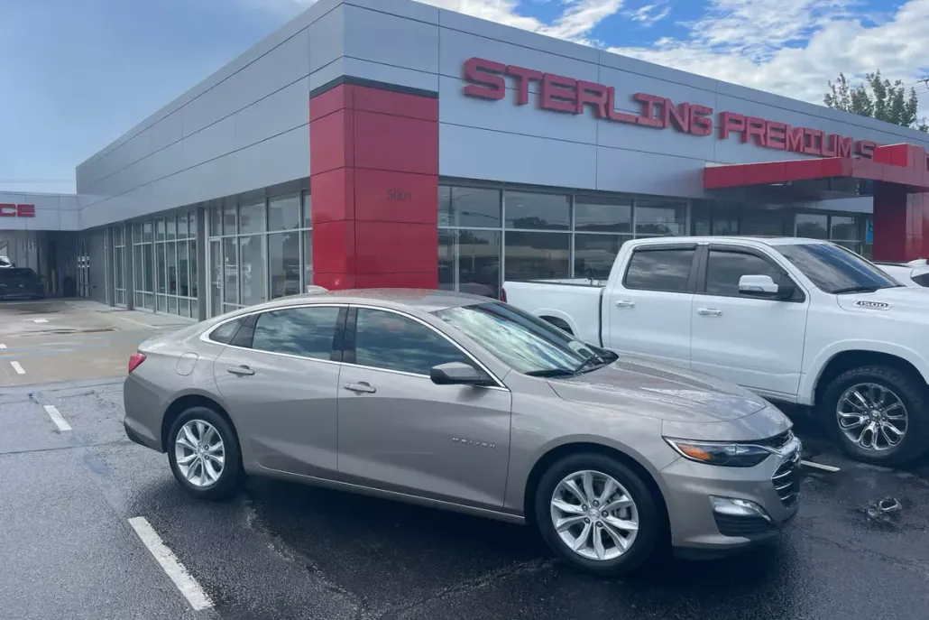 2024 Chevrolet Malibu 1LT photo 1