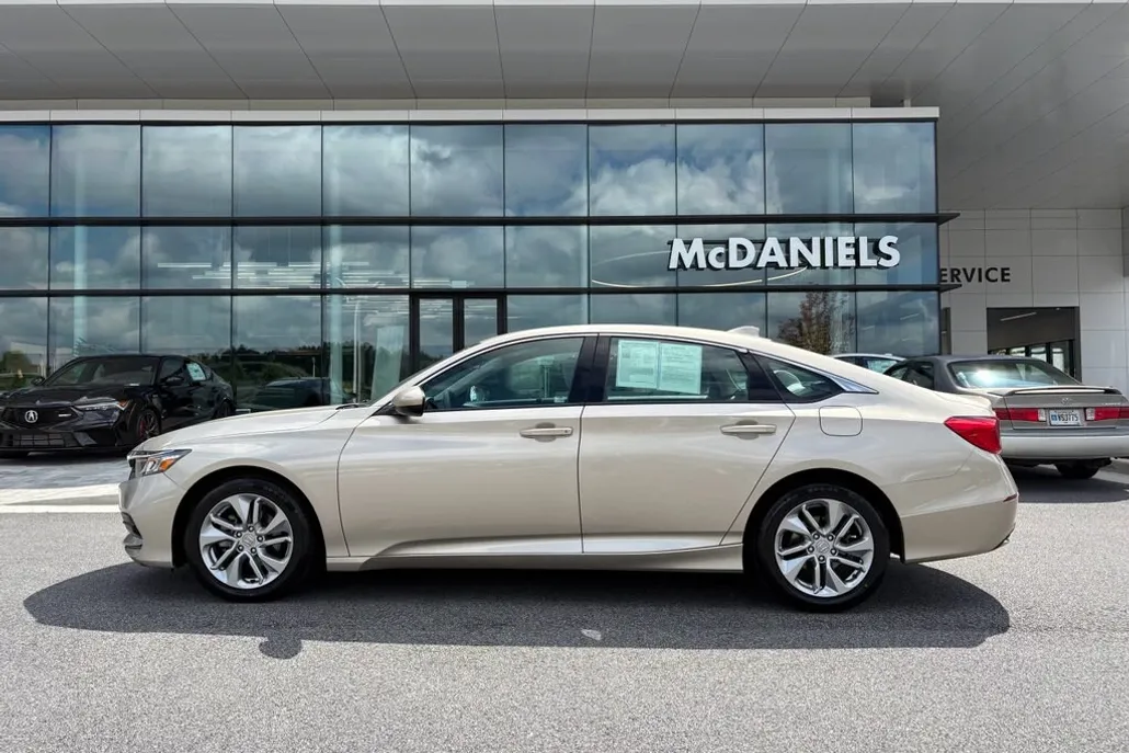 2018 Honda Accord LX photo 1