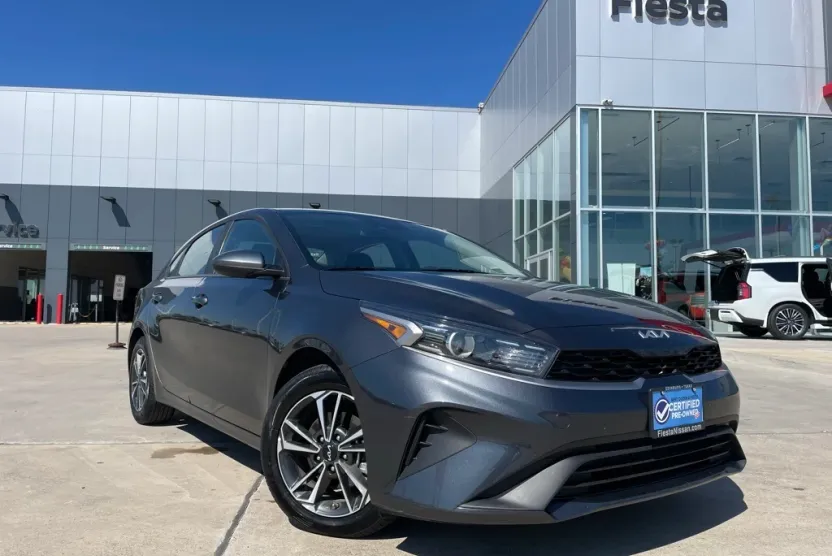 2024 Kia Forte LXS photo 1