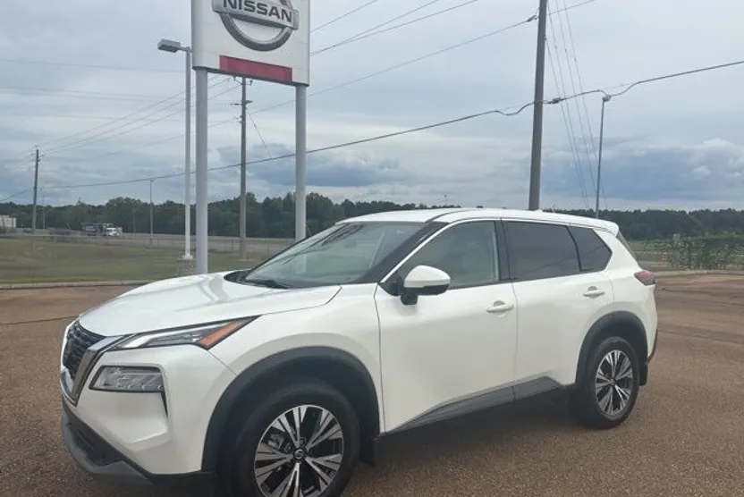 2021 Nissan Rogue SV photo 1