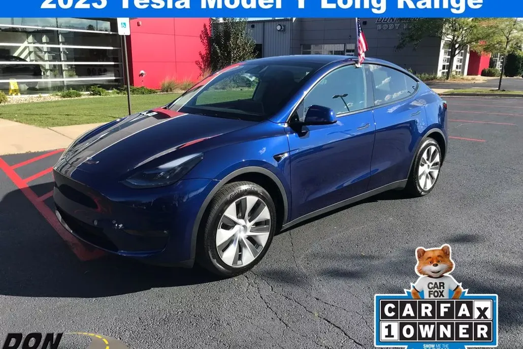 2023 Tesla Model Y Long Range photo 1
