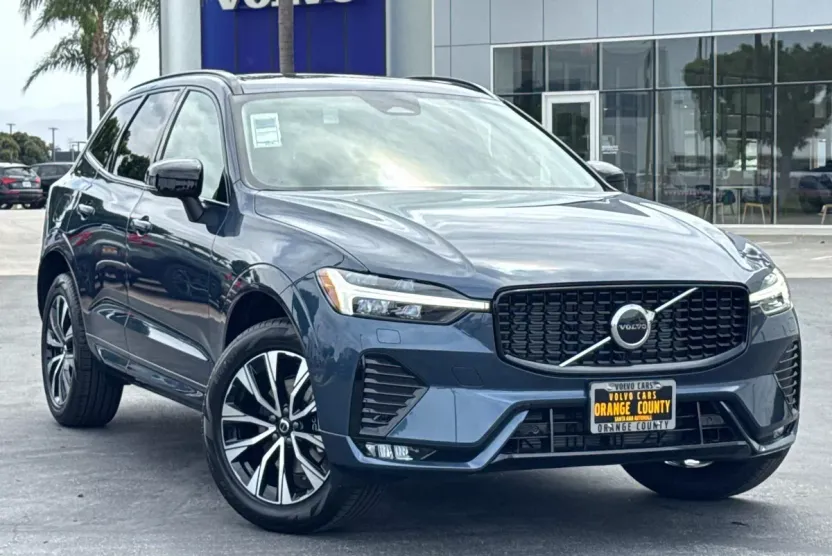 2025 Volvo XC60 B5 Core photo 1