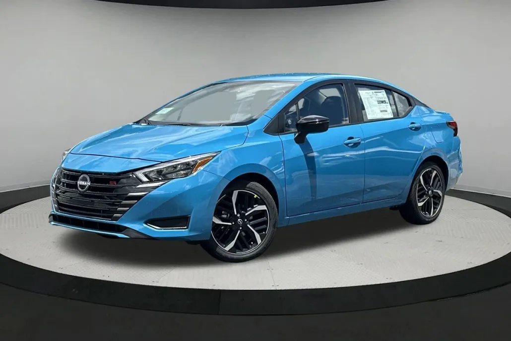 2025 Nissan Versa SR photo 1