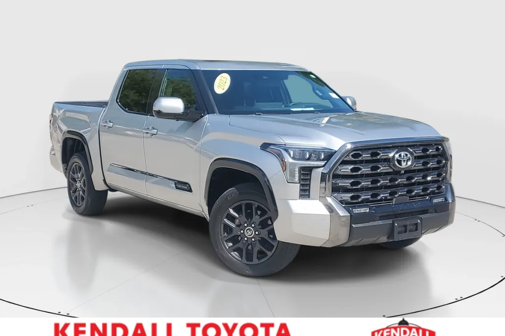 2023 Toyota Tundra Platinum photo 1
