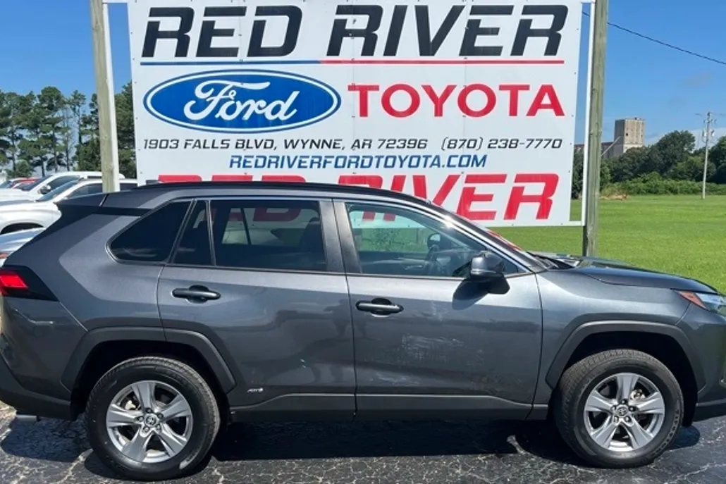 2022 Toyota RAV4 Hybrid XLE photo 1