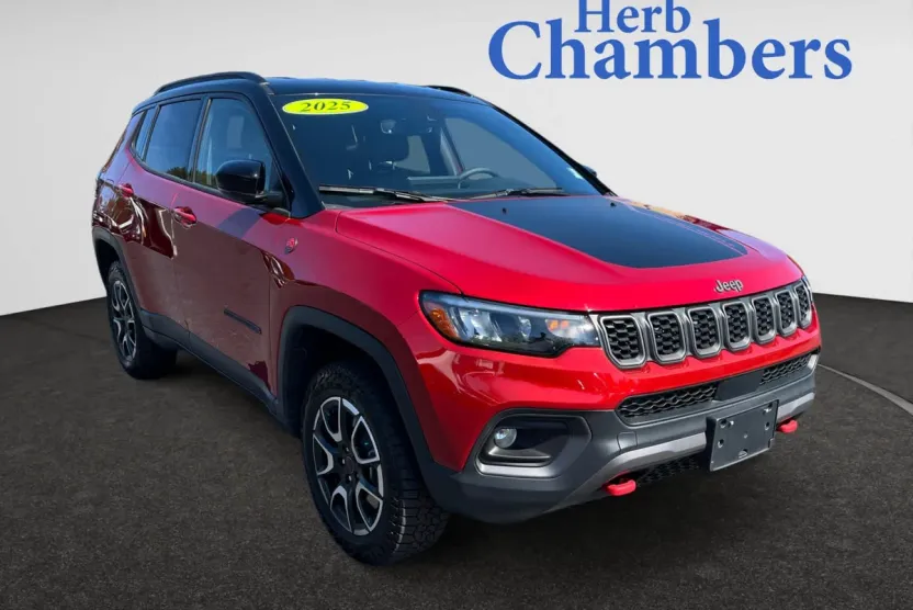 2025 Jeep Compass Trailhawk photo 1