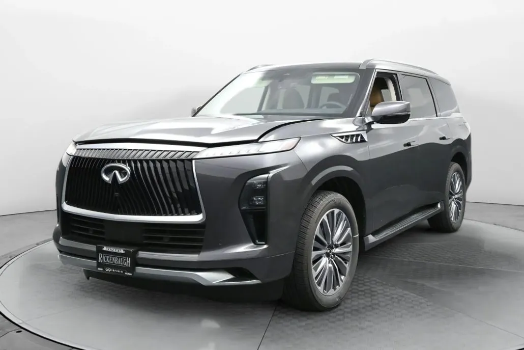 2025 Infiniti QX80 Luxe photo 1