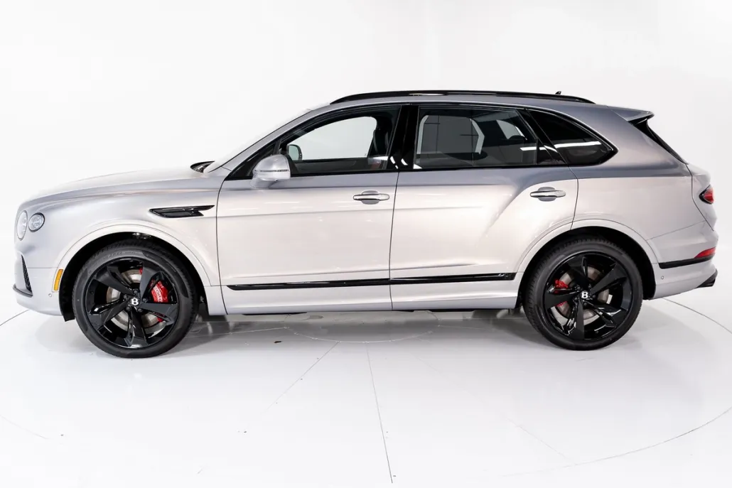 2025 Bentley Bentayga V8 photo 1