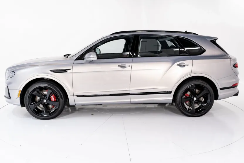 2025 Bentley Bentayga V8 photo 1