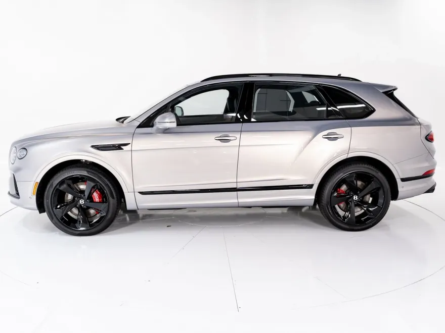 2025 Bentley Bentayga V8 photo 1