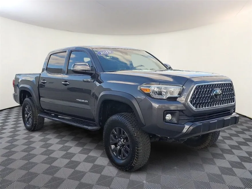 2019 Toyota Tacoma SR V6 Double Cab photo 1