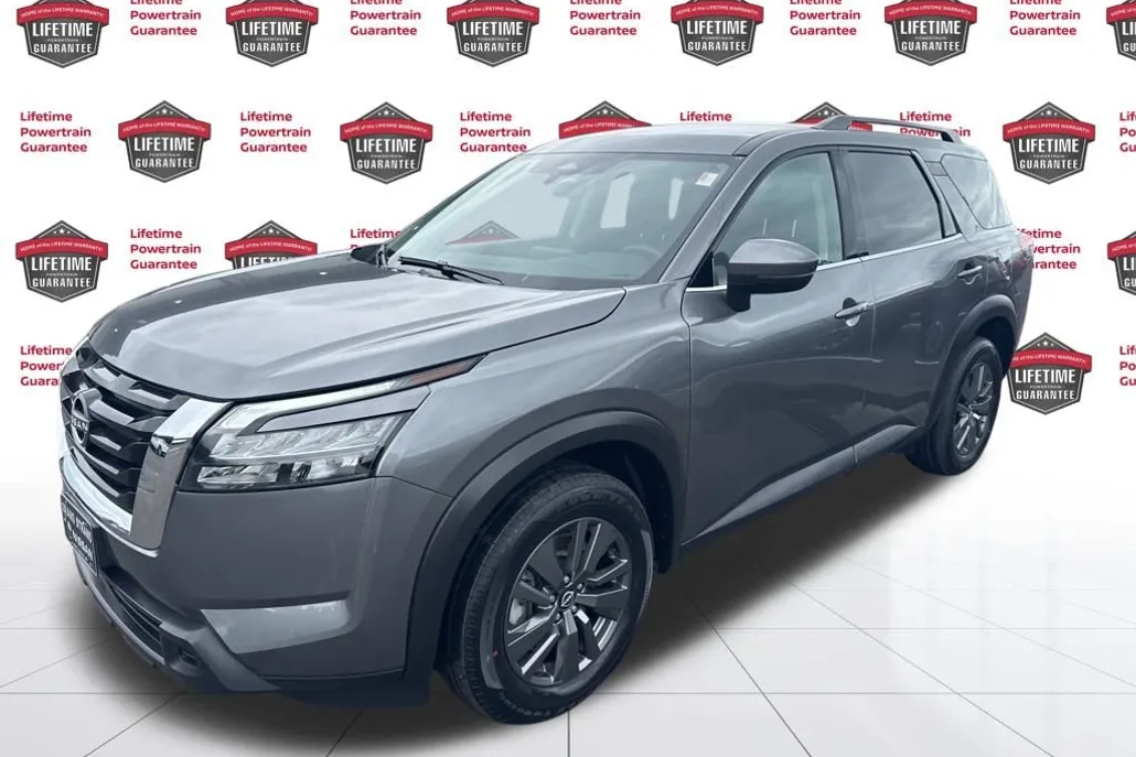2024 Nissan Pathfinder SV photo 1