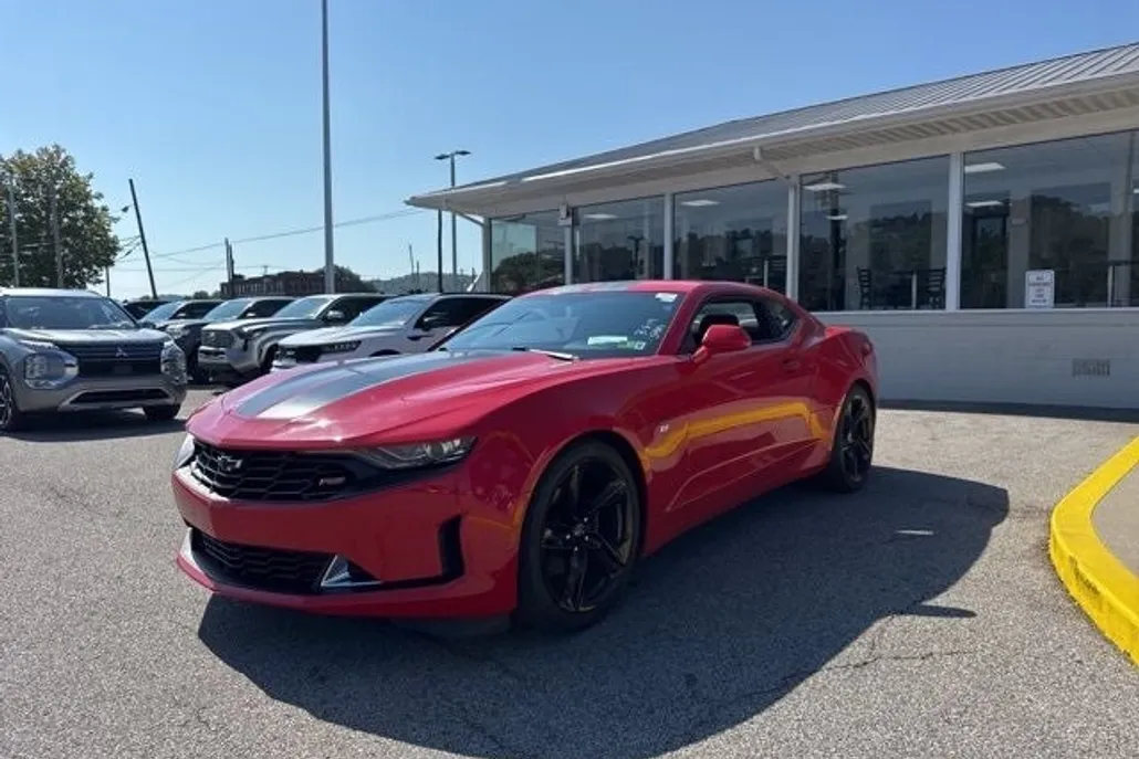 2020 Chevrolet Camaro 1LT photo 1