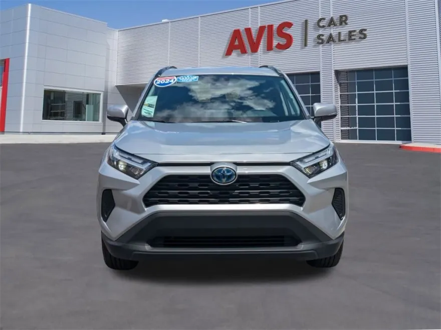 2024 Toyota RAV4 Hybrid XLE photo 1