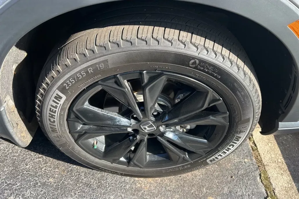 2023 Honda CR-V Hybrid Sport Touring photo 1