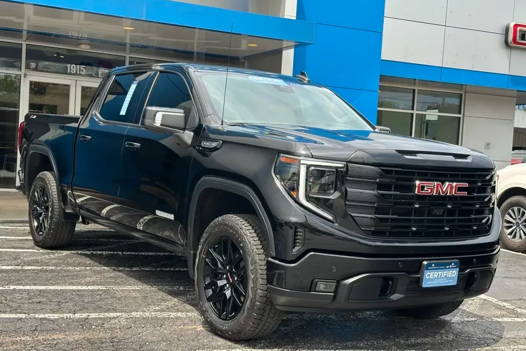 2026 Chevrolet Silverado 1500 Custom Trail Boss photo 1