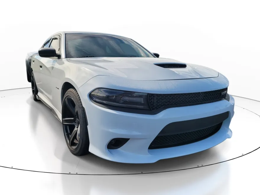 2019 Dodge Charger R/T photo 1