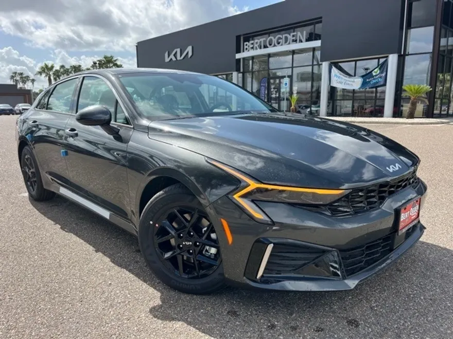 2025 Kia K5 LXS photo 1