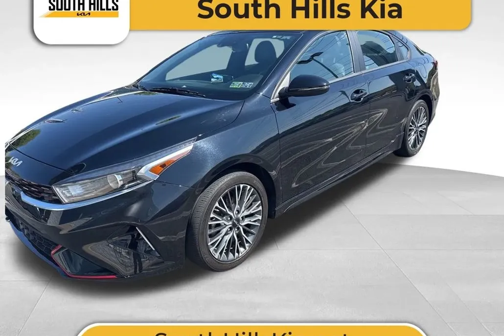 2023 Kia Forte GT-Line photo 1