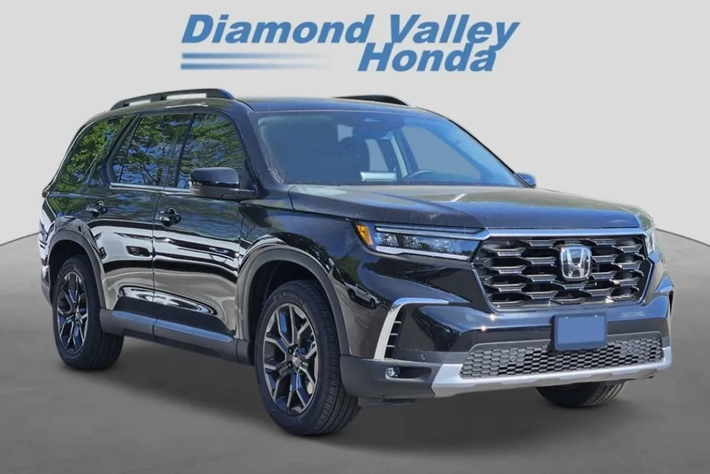 2025 Honda Pilot Touring photo 1