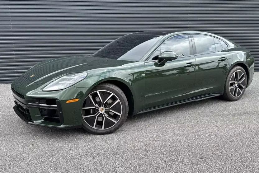 2024 Porsche Panamera 4 photo 1