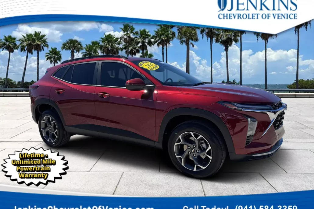 2025 Chevrolet Trax LT photo 1