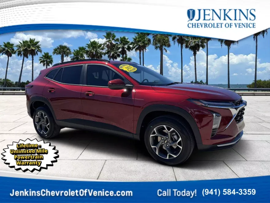2025 Chevrolet Trax LT photo 1