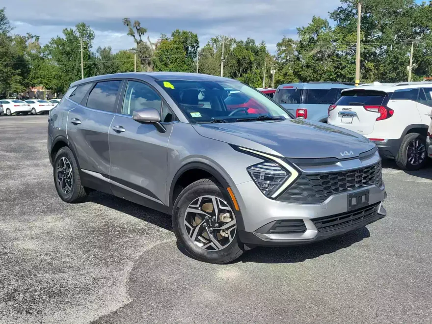 2024 Kia Sportage LX photo 1