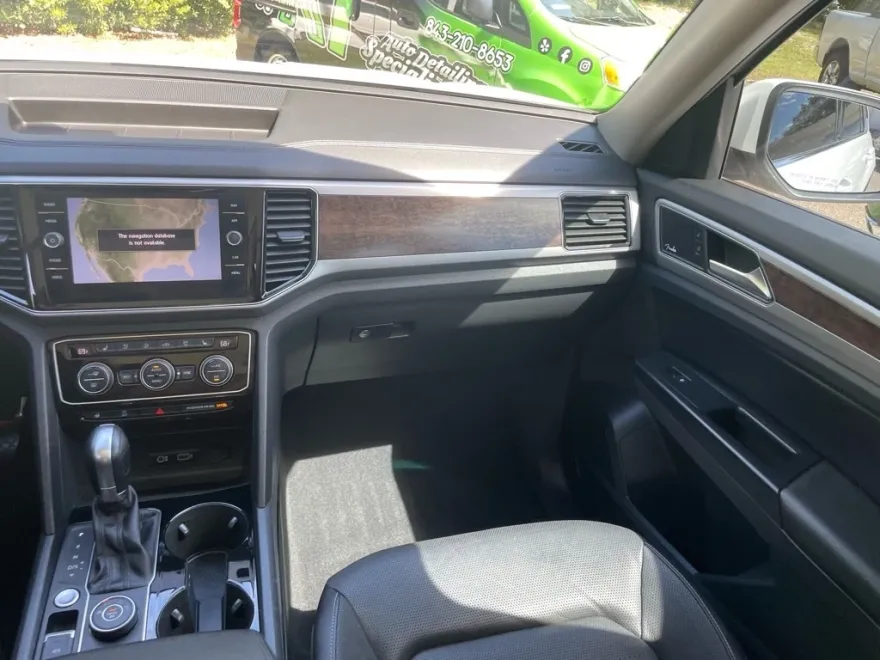 2019 Volkswagen Atlas SEL Premium photo 1