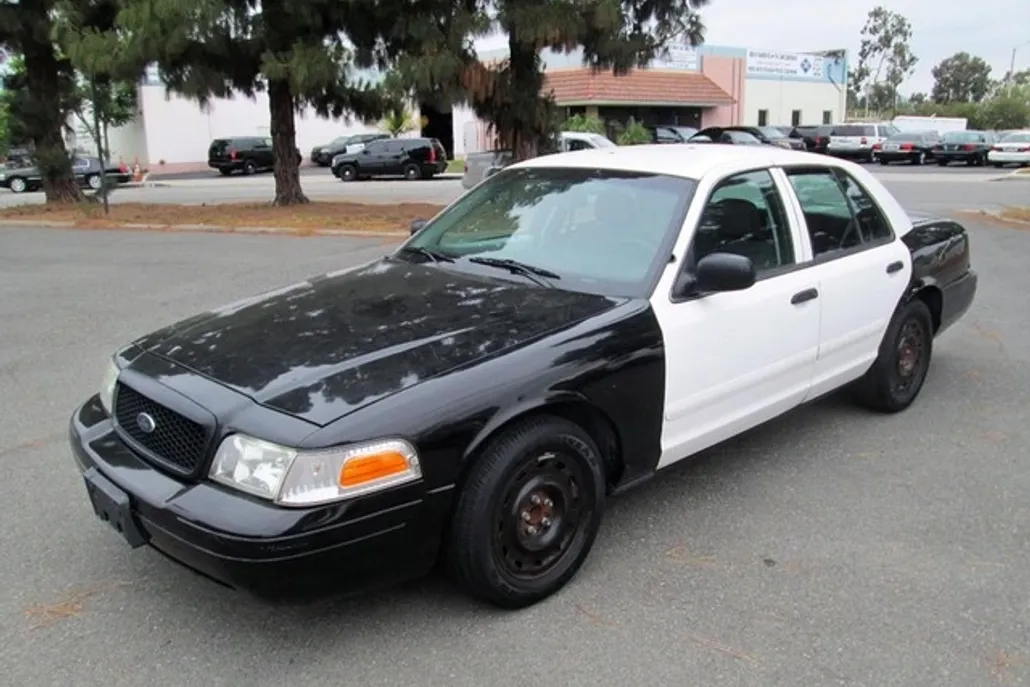 2003 Ford Crown Victoria Police Interceptor photo 1