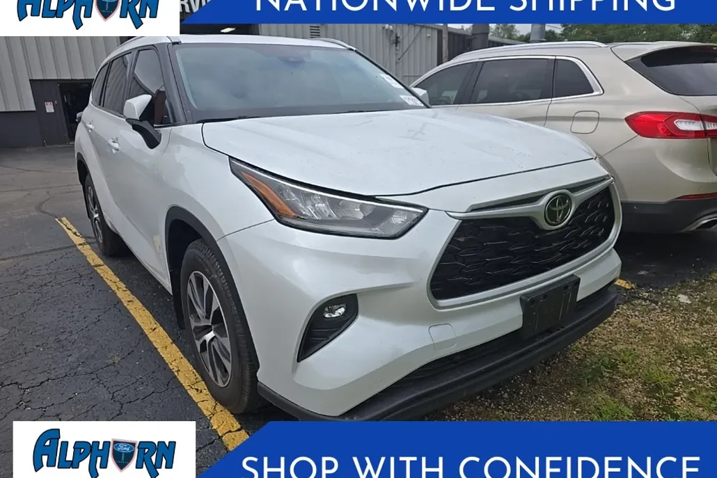 2022 Toyota Highlander XLE photo 1