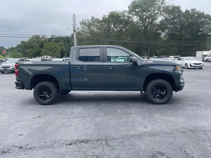 2026 Chevrolet Silverado 1500 Custom Trail Boss photo 1