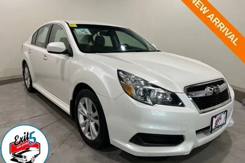 2014 Subaru Legacy 2.5i Premium photo 1