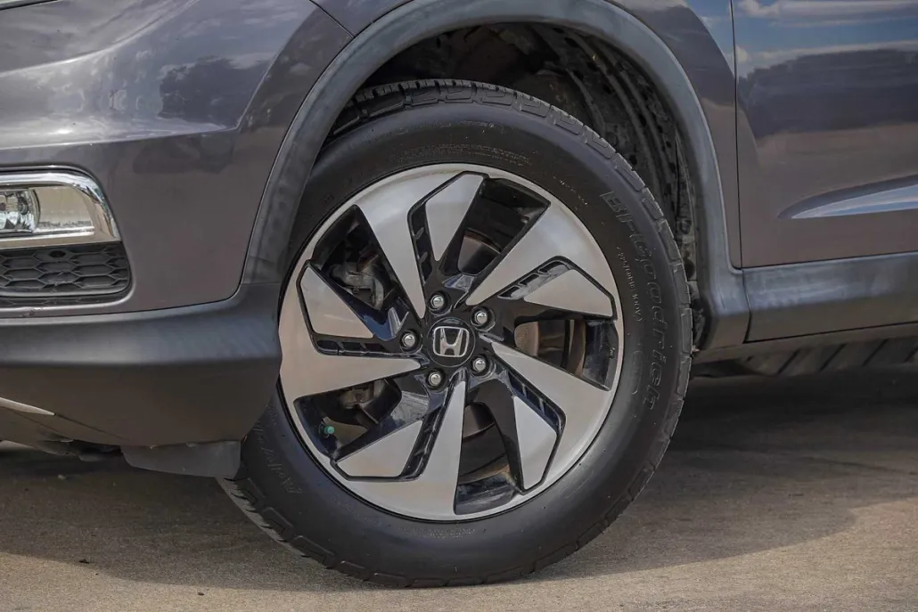 2015 Honda CR-V Touring photo 1