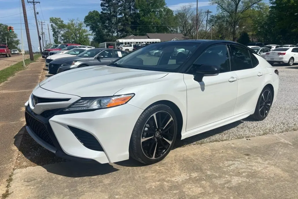 2020 Toyota Camry XSE V6 photo 1