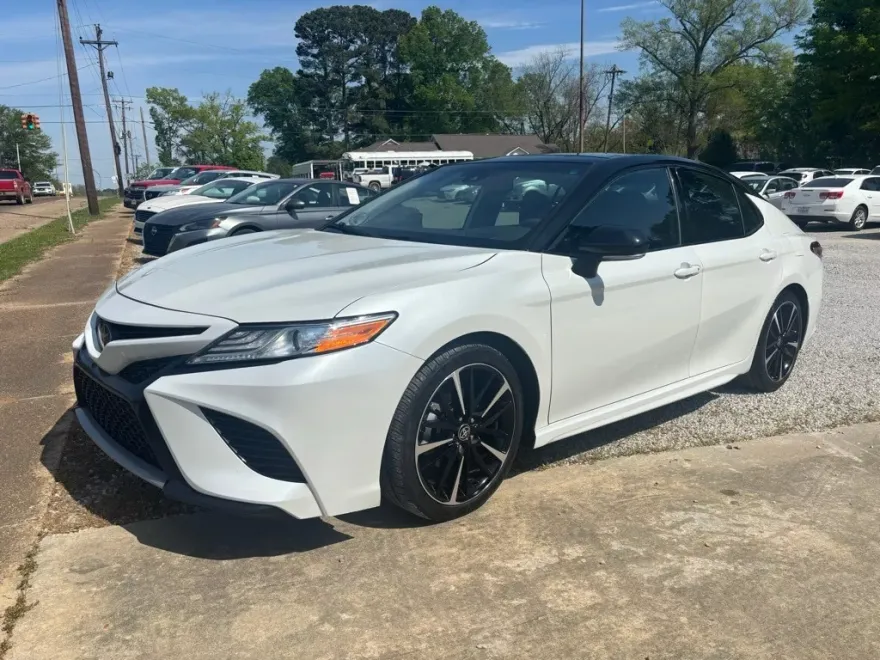2020 Toyota Camry XSE V6 photo 1