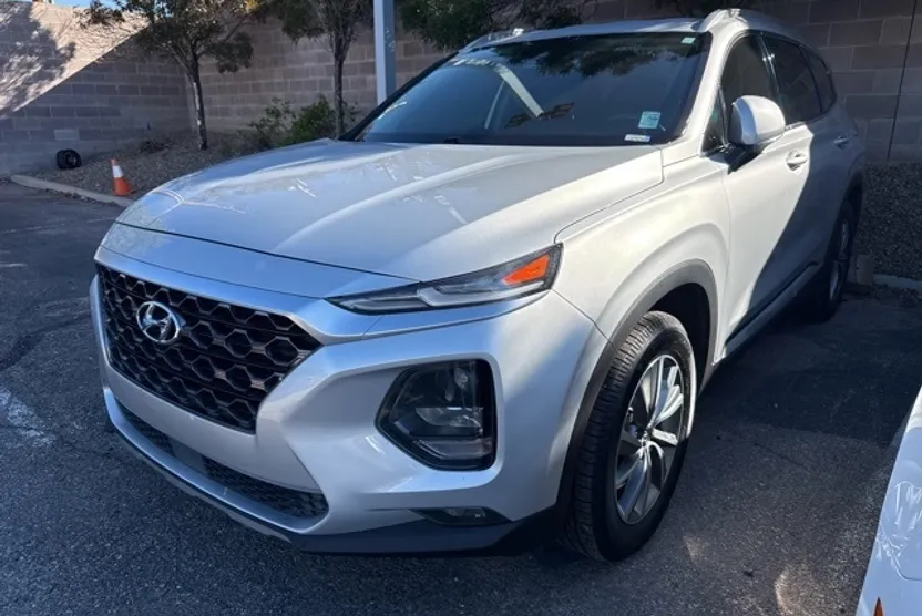 2019 Hyundai Santa Fe SEL photo 1