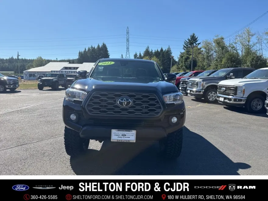 2023 Toyota Tacoma TRD Off-Road photo 1