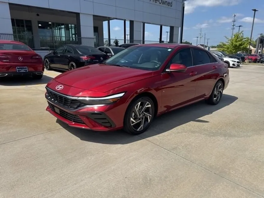 2024 Hyundai Elantra Hybrid Limited photo 1