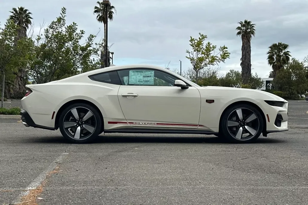 2025 Ford Mustang GT Premium photo 1