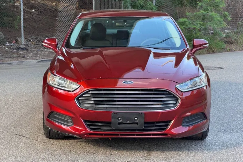 2014 Ford Fusion SE photo 1