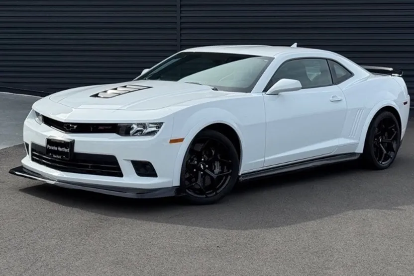 2015 Chevrolet Camaro photo 1