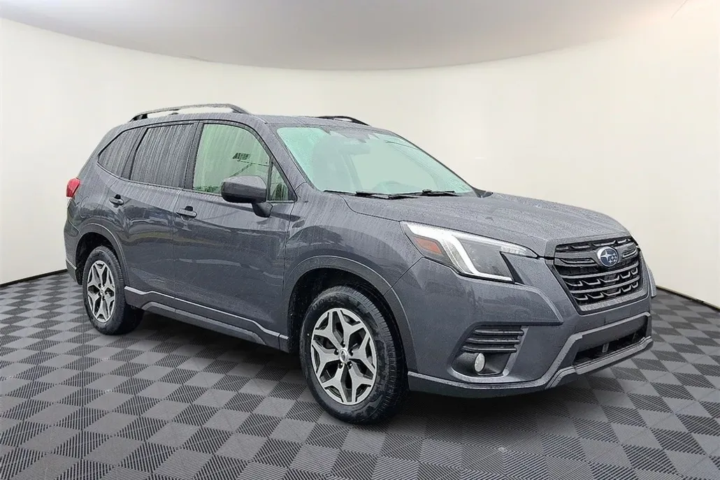2022 Subaru Forester Premium photo 1