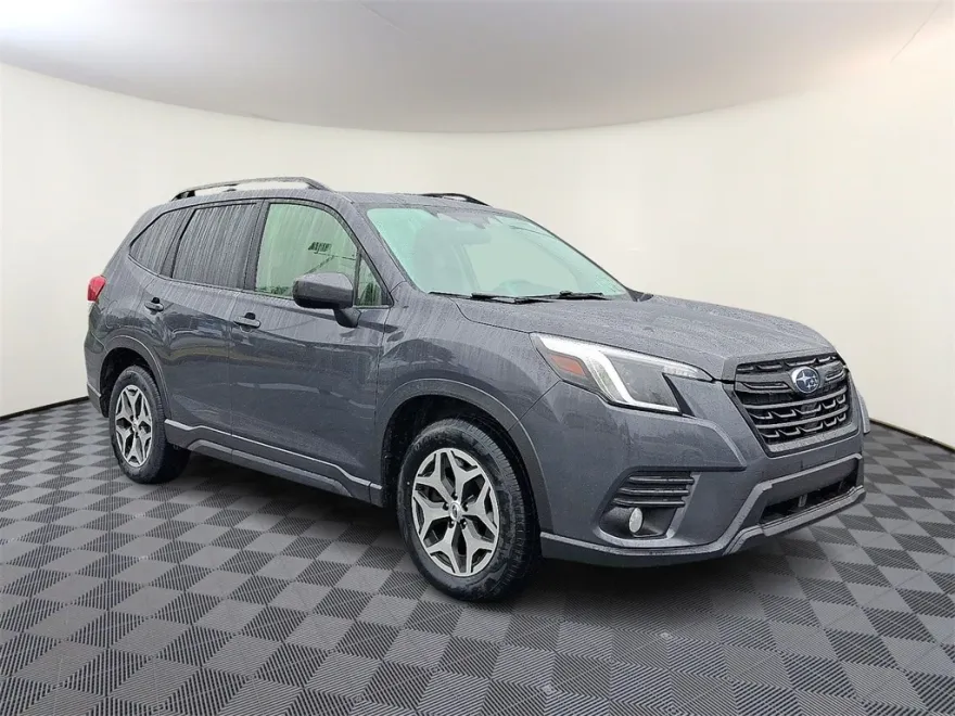 2022 Subaru Forester Premium photo 1