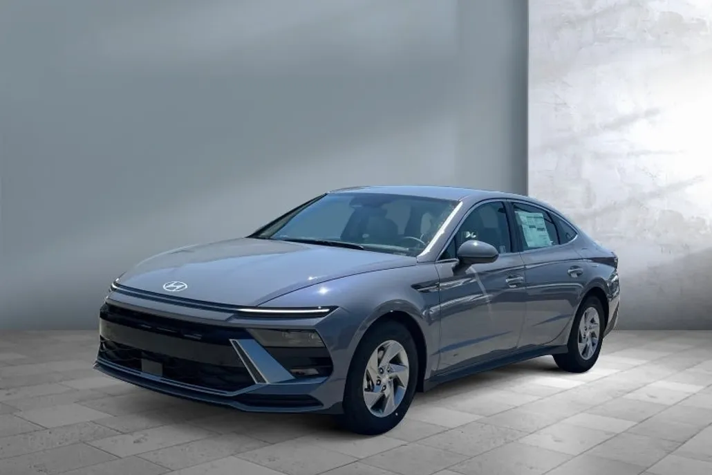 2025 Hyundai Sonata SE photo 1
