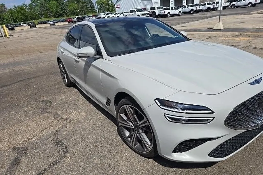 2024 Genesis G70 2.5T Sport Prestige photo 1